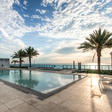 Churchill Suites Monte Carlo Miami Beach Dış mekan fotoğraf